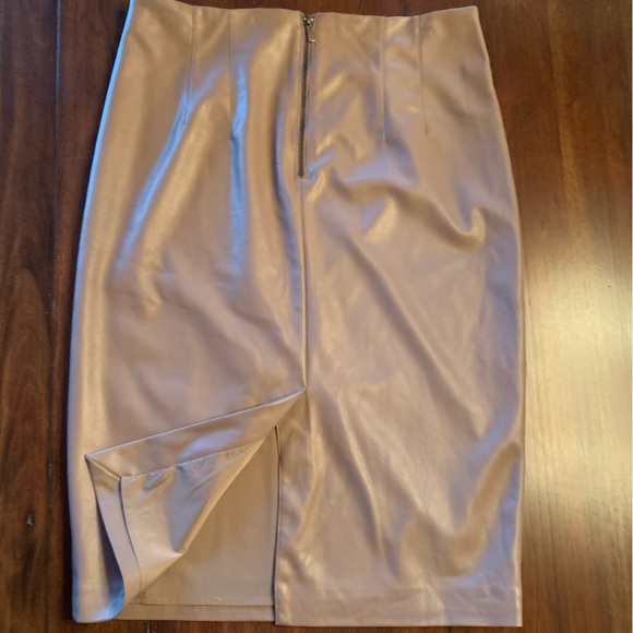 RW&CO. Women's Vegan Leather Midi Pencil Skirt in Oyster size 10 - Picture 3 of 5